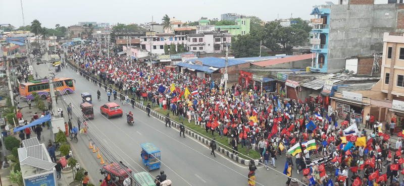 प्रदेशको नामकरणविरुद्ध विराटनगरमा आन्दोलनः निषेधाज्ञा तोडियो, प्रहरीले गर्‍यो हवाई फायर